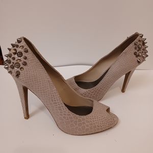 Simply Vera Wang Beige Heels Size 